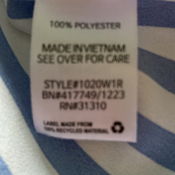 NWT A, BYER Sz M striped blouse with roll up sleeve and button tab rounded hem - Picture 5 of 8
